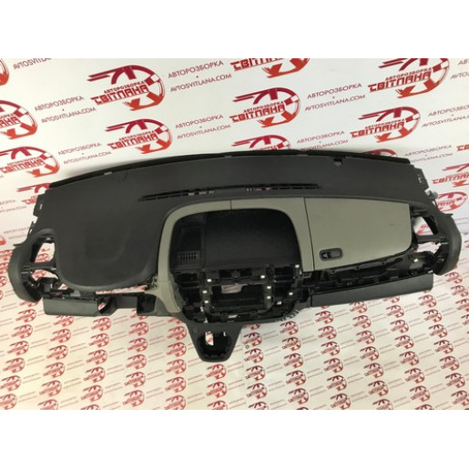 Торпедо Renault Trafic III 2014-2021 681004777R